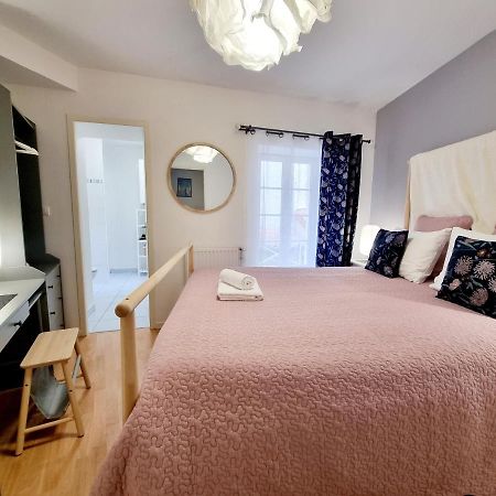 Coquette Maison De Ville Calme Avec Patio アングレーム エクステリア 写真
