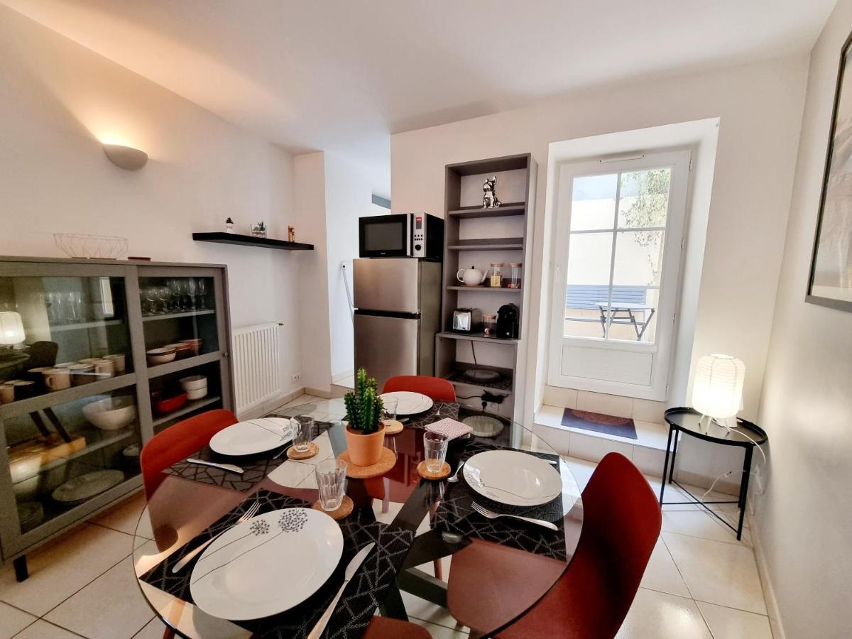 Coquette Maison De Ville Calme Avec Patio アングレーム エクステリア 写真