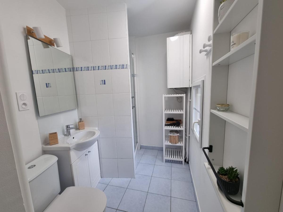 Coquette Maison De Ville Calme Avec Patio アングレーム エクステリア 写真