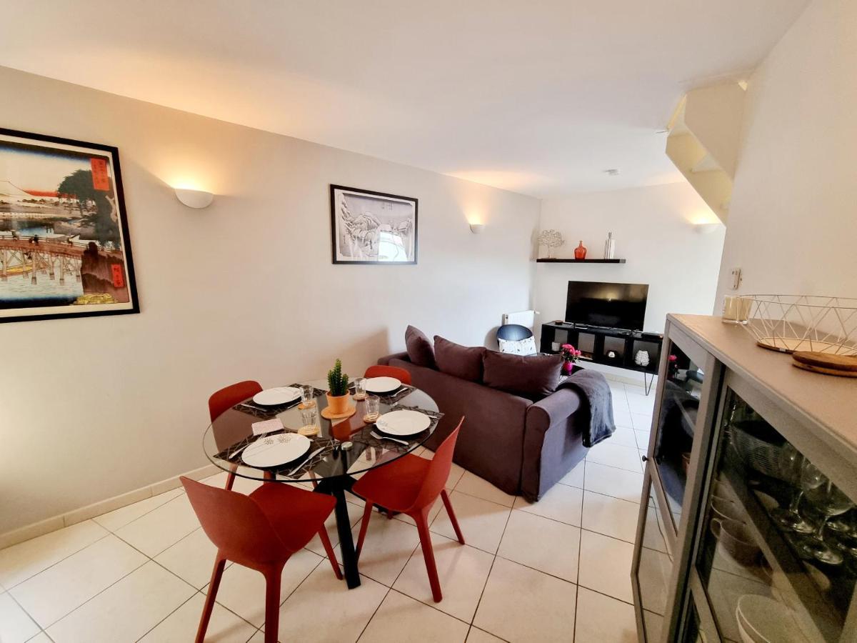 Coquette Maison De Ville Calme Avec Patio アングレーム エクステリア 写真