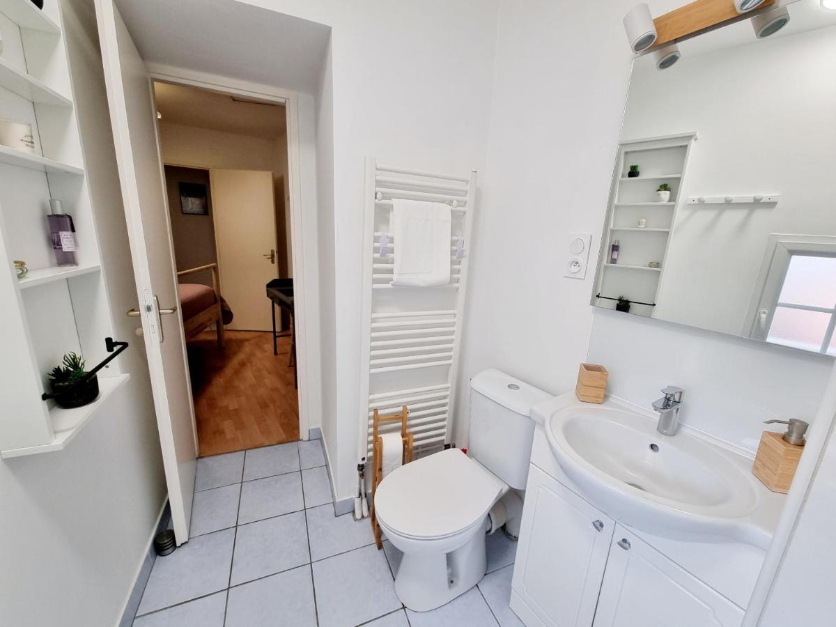 Coquette Maison De Ville Calme Avec Patio アングレーム エクステリア 写真